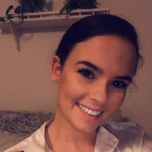 Meet your Posher, Marina